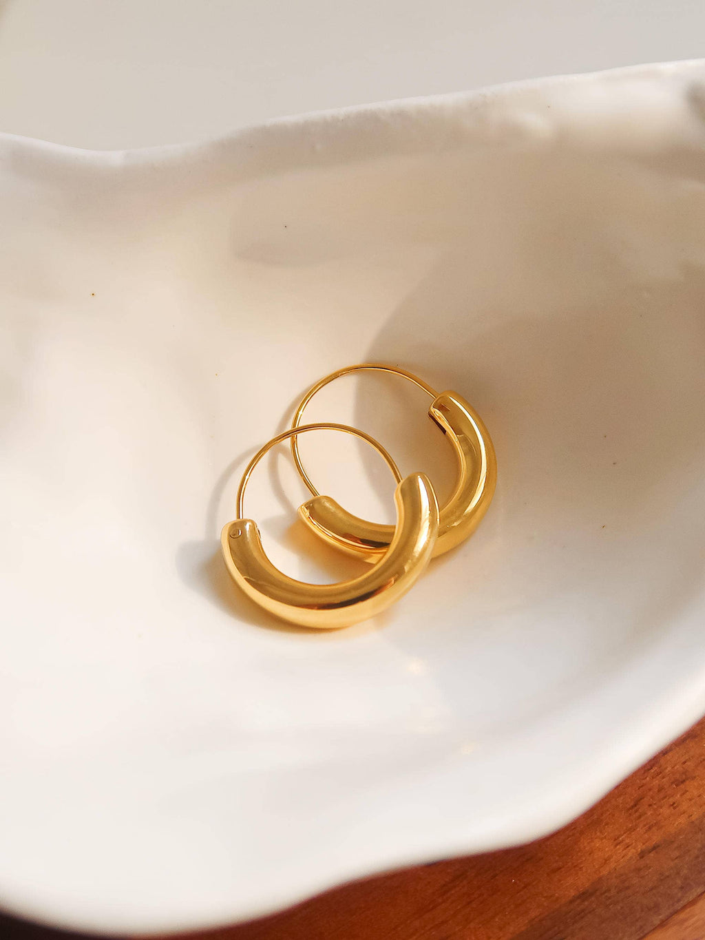 Mackenzie U-shape hoop earring Yellow Gold