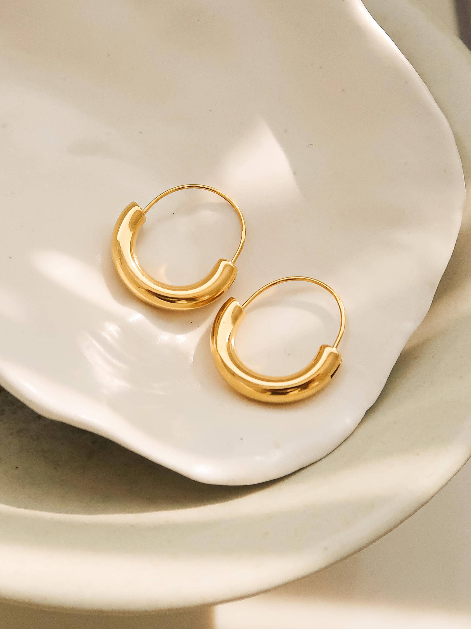 Mackenzie U-shape hoop earring Yellow Gold